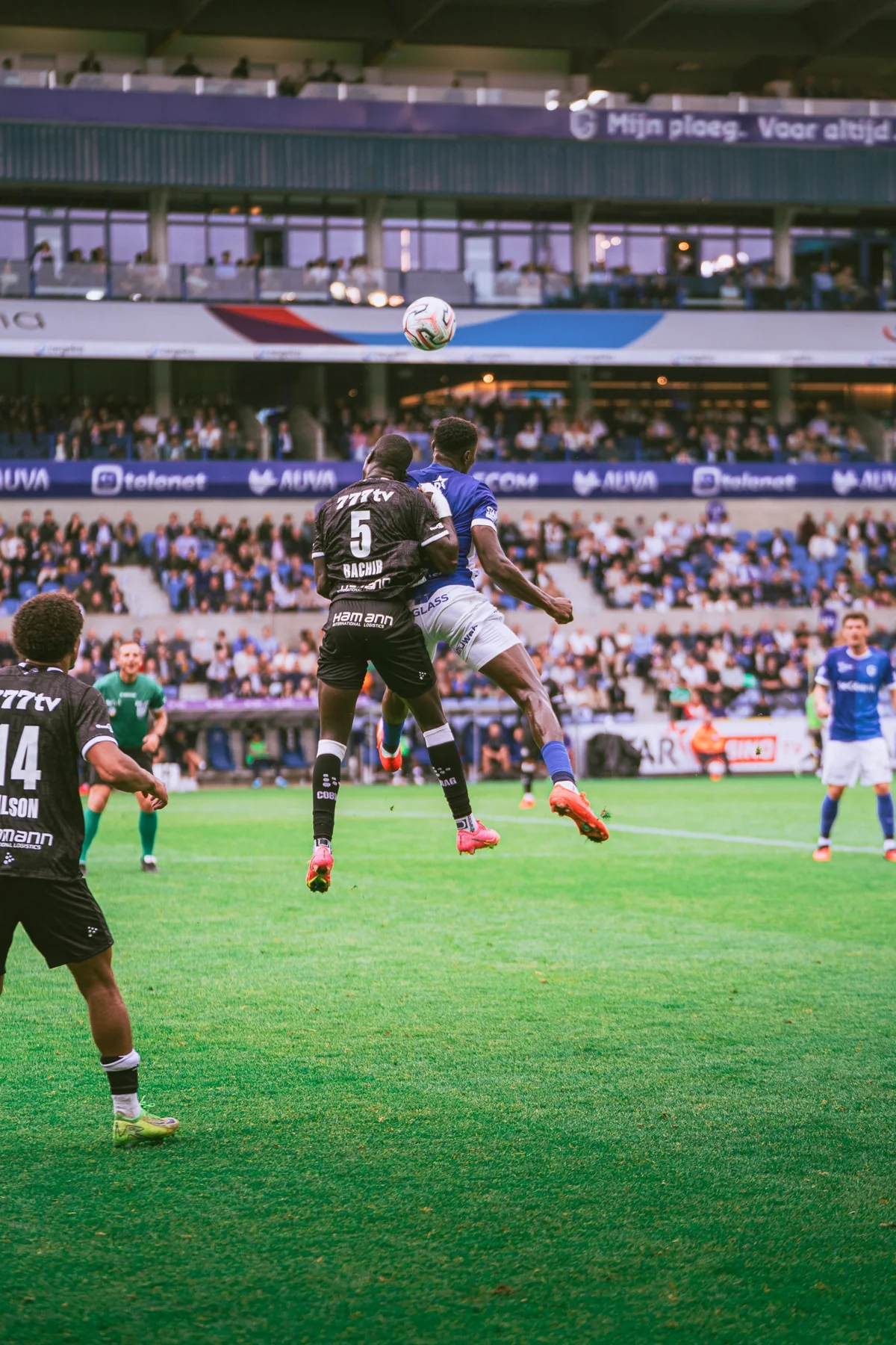 Football aerial duel photographed by AIV Media